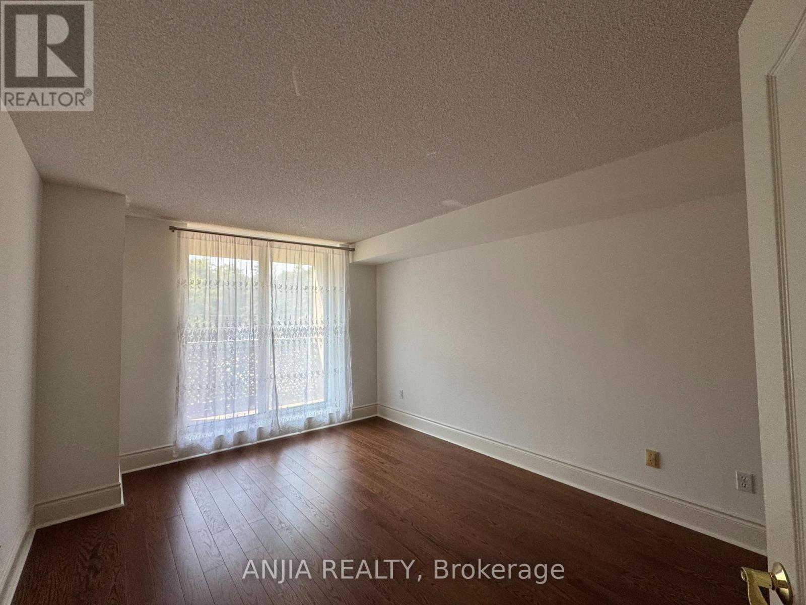 211 - 75 York Mills Road, Toronto, Ontario  M2P 2E7 - Photo 15 - C13629424