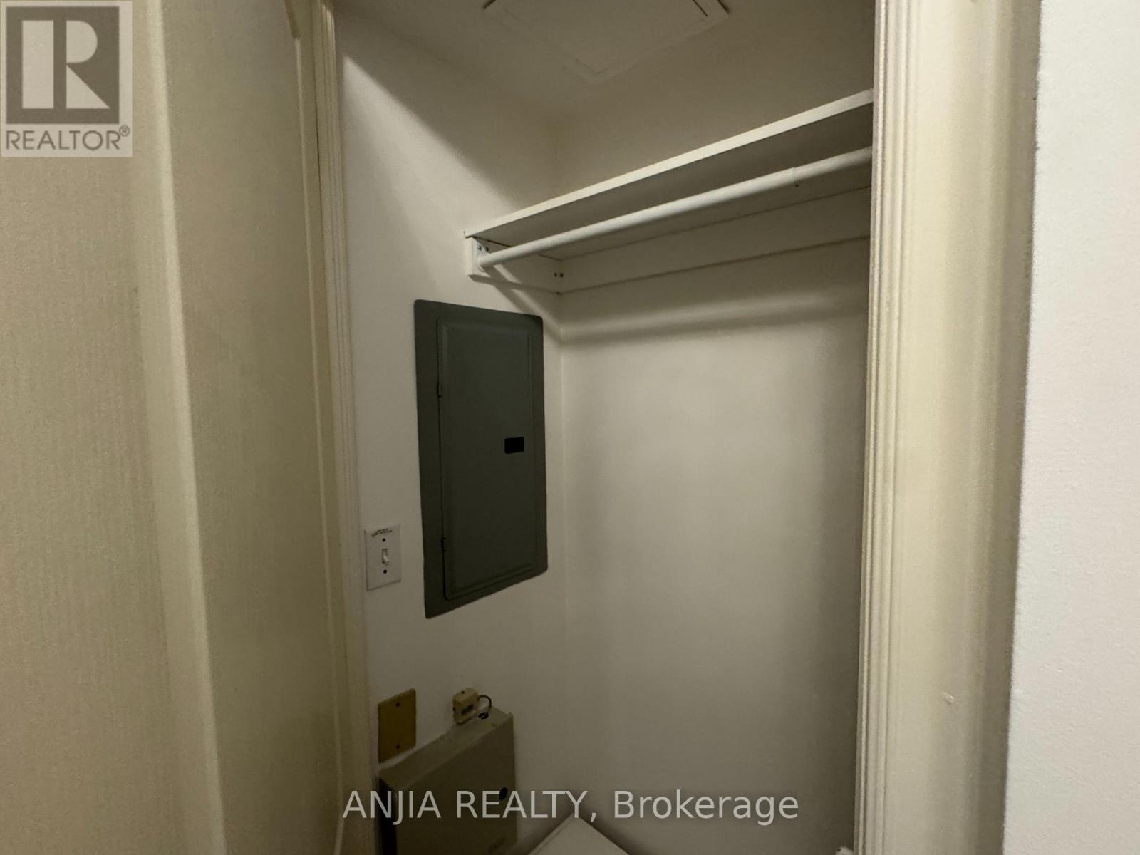 211 - 75 York Mills Road, Toronto, Ontario  M2P 2E7 - Photo 8 - C13629424