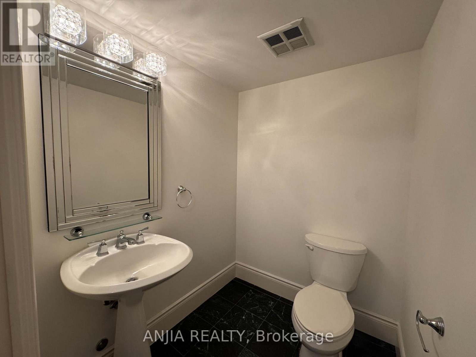 211 - 75 York Mills Road, Toronto, Ontario  M2P 2E7 - Photo 9 - C13629424