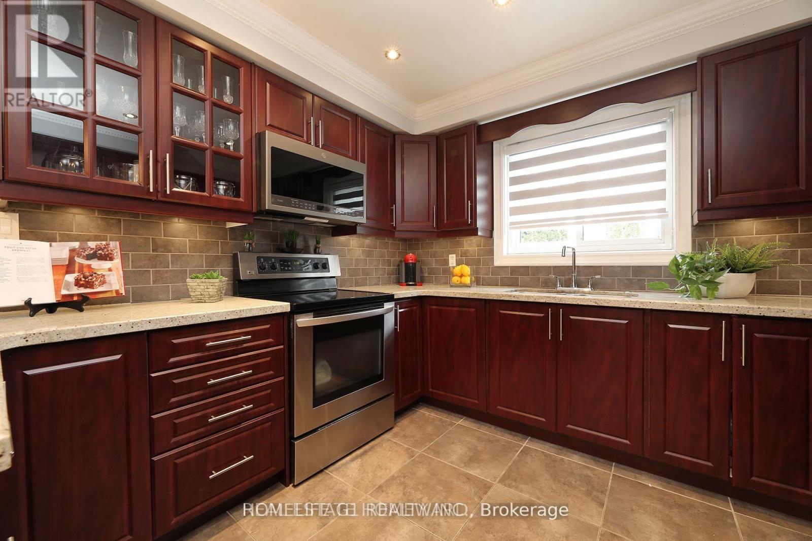 Upper - 34 Mystic Avenue, Toronto, Ontario  M1L 4G9 - Photo 16 - E13629436