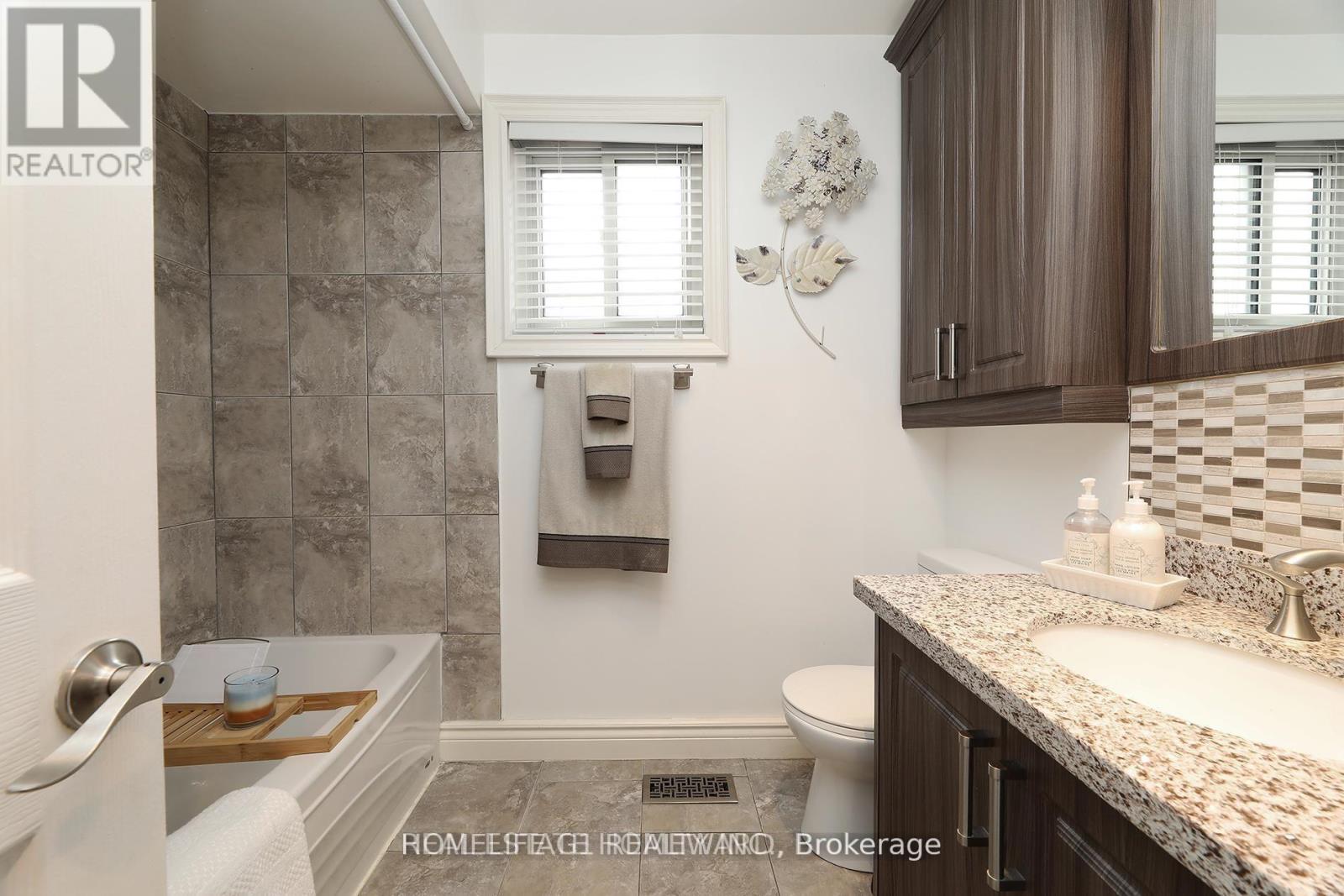 Upper - 34 Mystic Avenue, Toronto, Ontario  M1L 4G9 - Photo 36 - E13629436