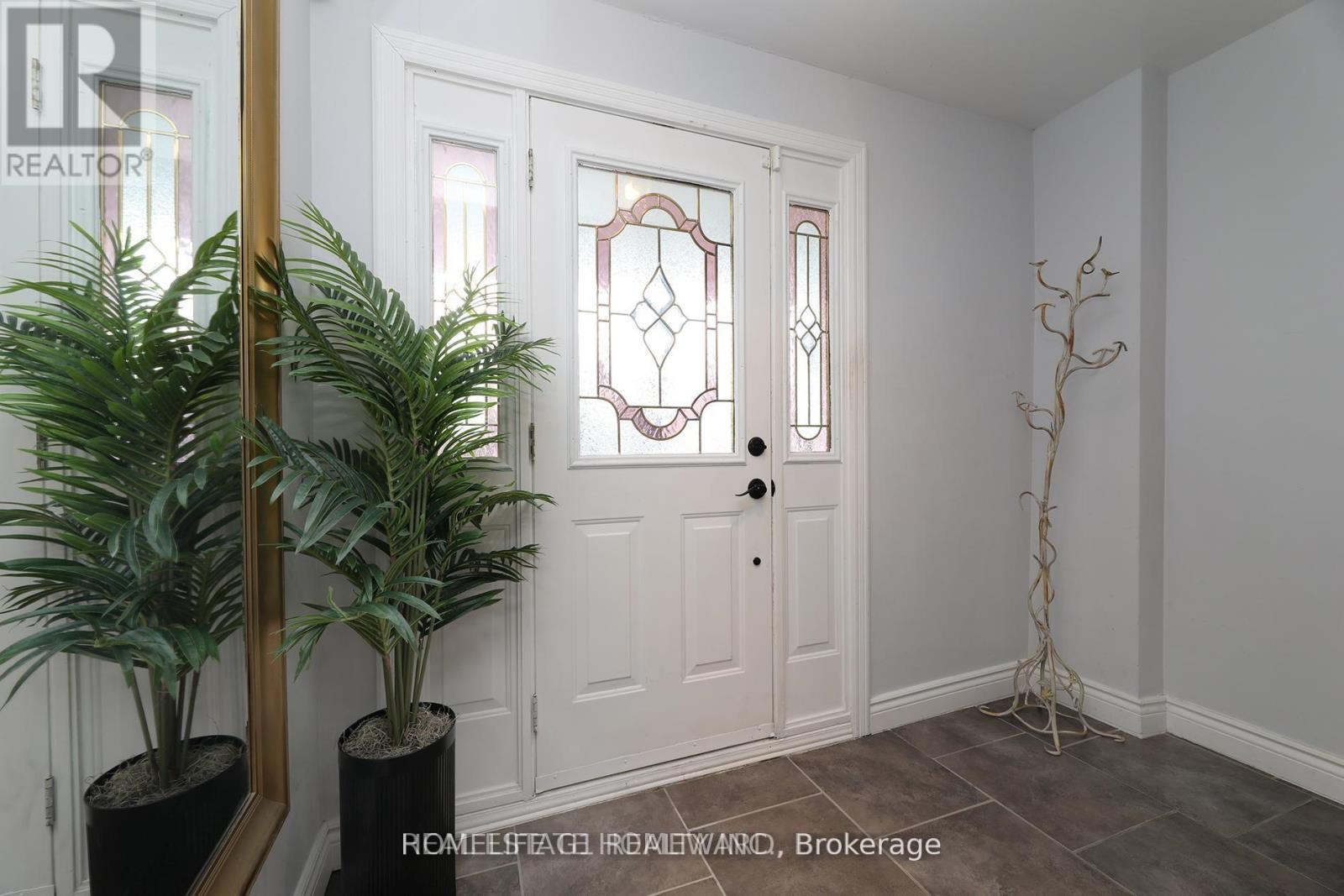 Upper - 34 Mystic Avenue, Toronto, Ontario  M1L 4G9 - Photo 5 - E13629436