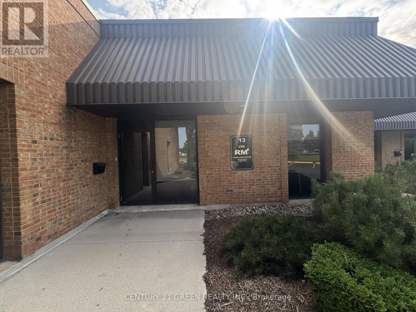 13 - 250 WYECROFT ROAD, Oakville, Ontario