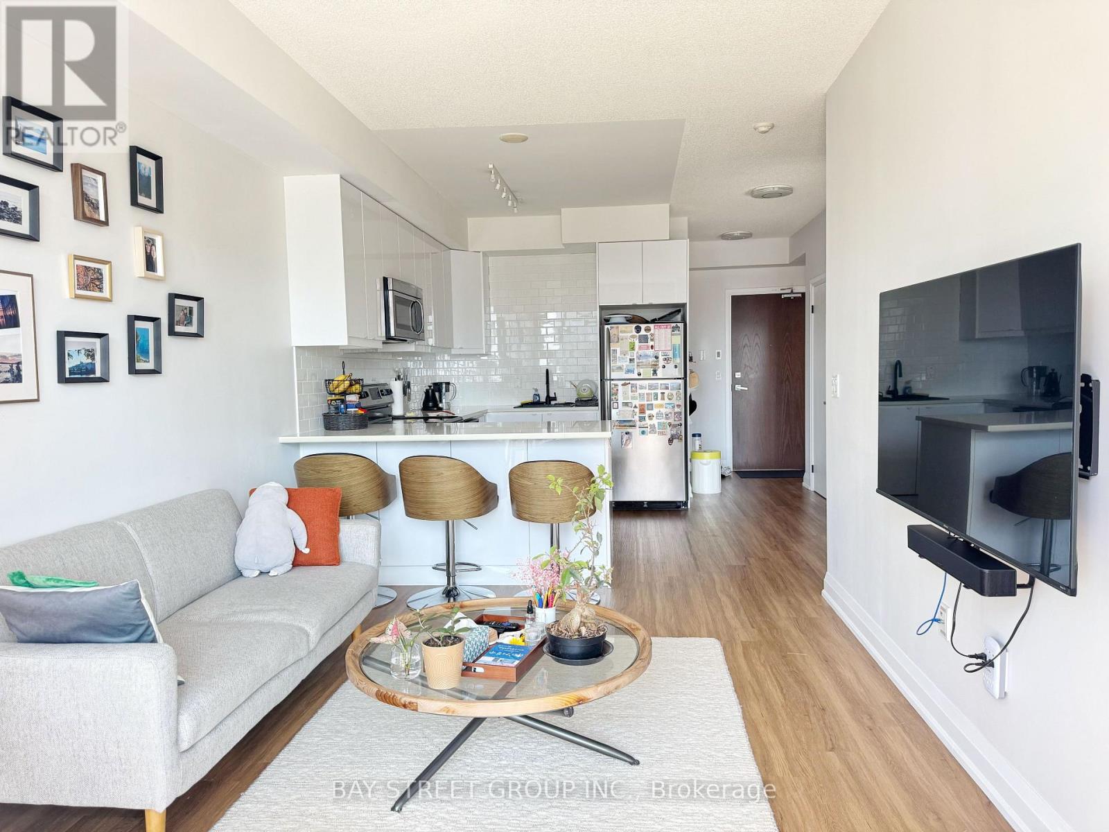 1203 - 365 Prince Of Wales Drive, Mississauga, Ontario  L5B 0G6 - Photo 4 - W13629416