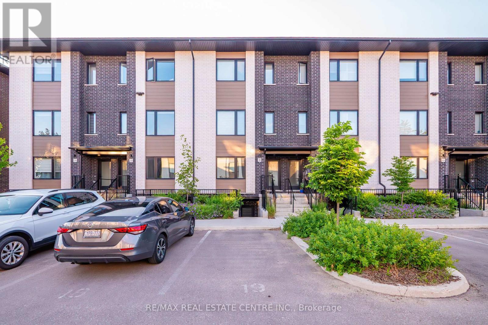 34 Lily Lane, Guelph, Ontario  N1L 0R2 - Photo 2 - X13629408