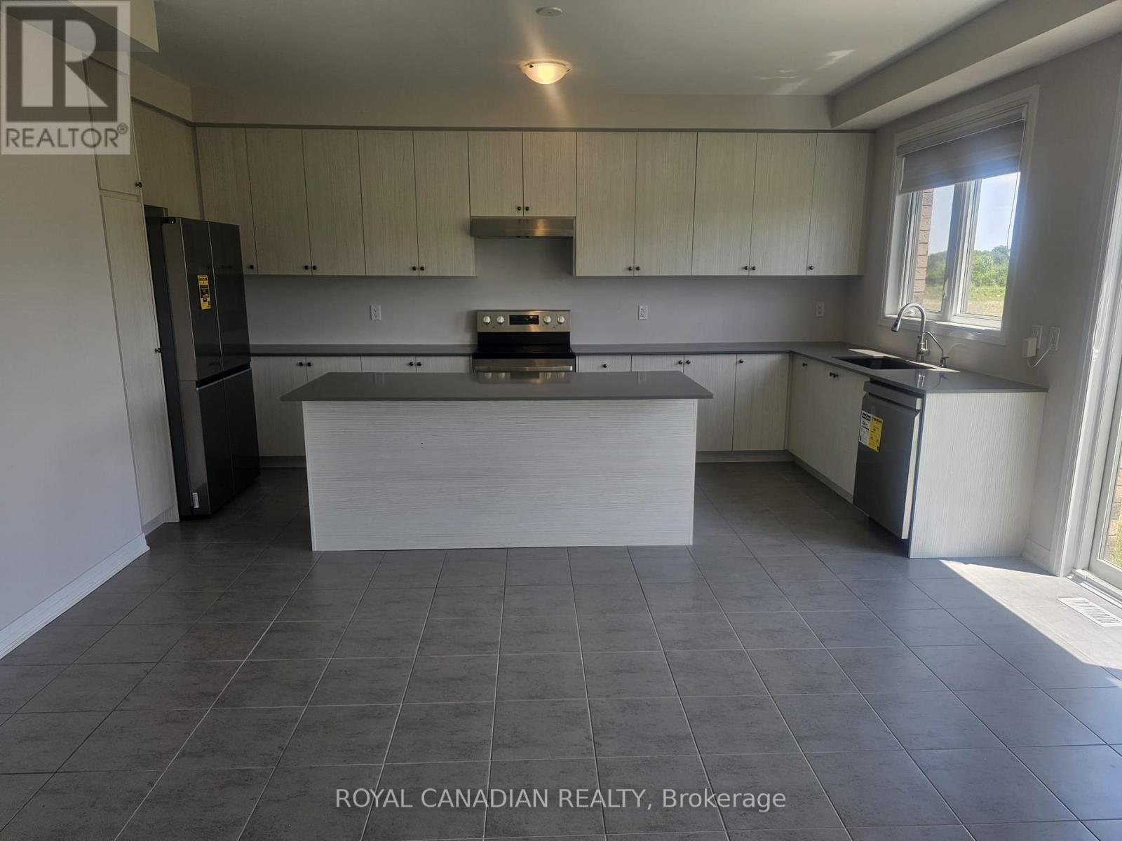 233 Leslie Davis Street, North Dumfries, Ontario  N0B 1E0 - Photo 10 - X13629448