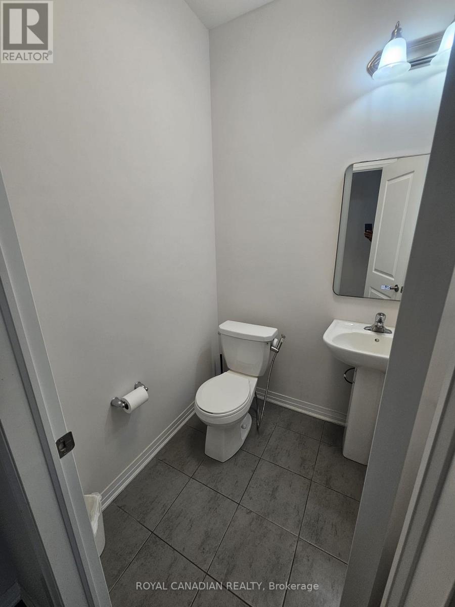 233 Leslie Davis Street, North Dumfries, Ontario  N0B 1E0 - Photo 8 - X13629448