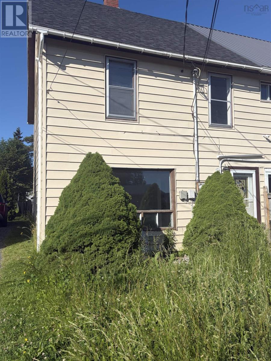 14 Oxford Avenue, Sydney Mines, Nova Scotia