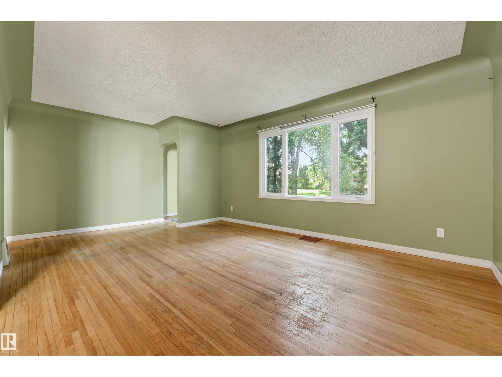7754 80 Av NW NW, Edmonton, Alberta  T6C 0S4 - Photo 5 - E4501807