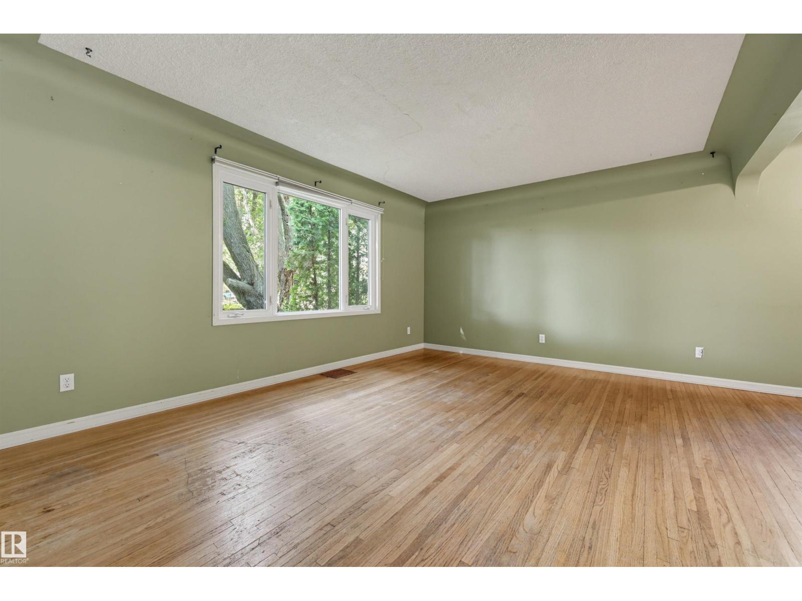 7754 80 Av NW NW, Edmonton, Alberta  T6C 0S4 - Photo 6 - E4501807