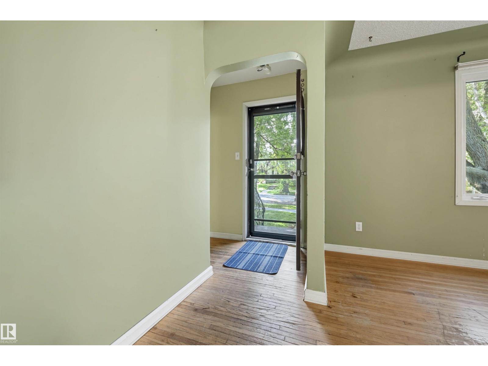 7754 80 Av NW NW, Edmonton, Alberta  T6C 0S4 - Photo 3 - E4501807