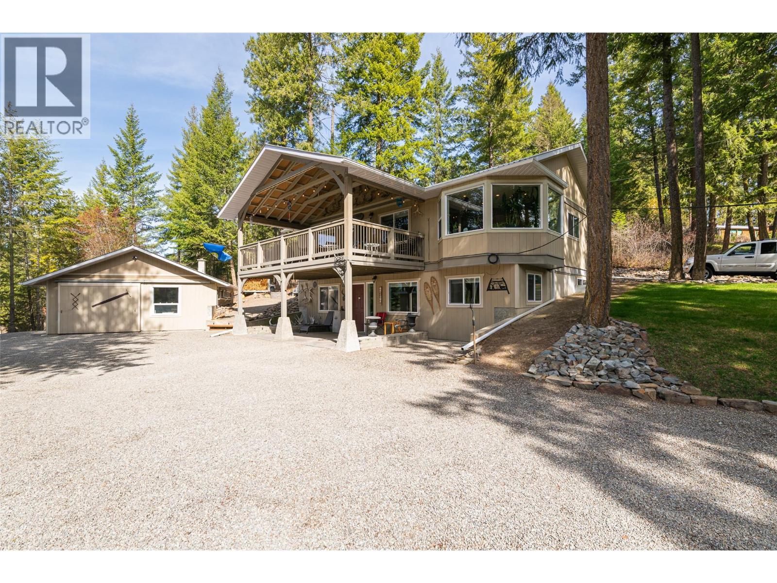 1988 Porthill Road, Lister, British Columbia