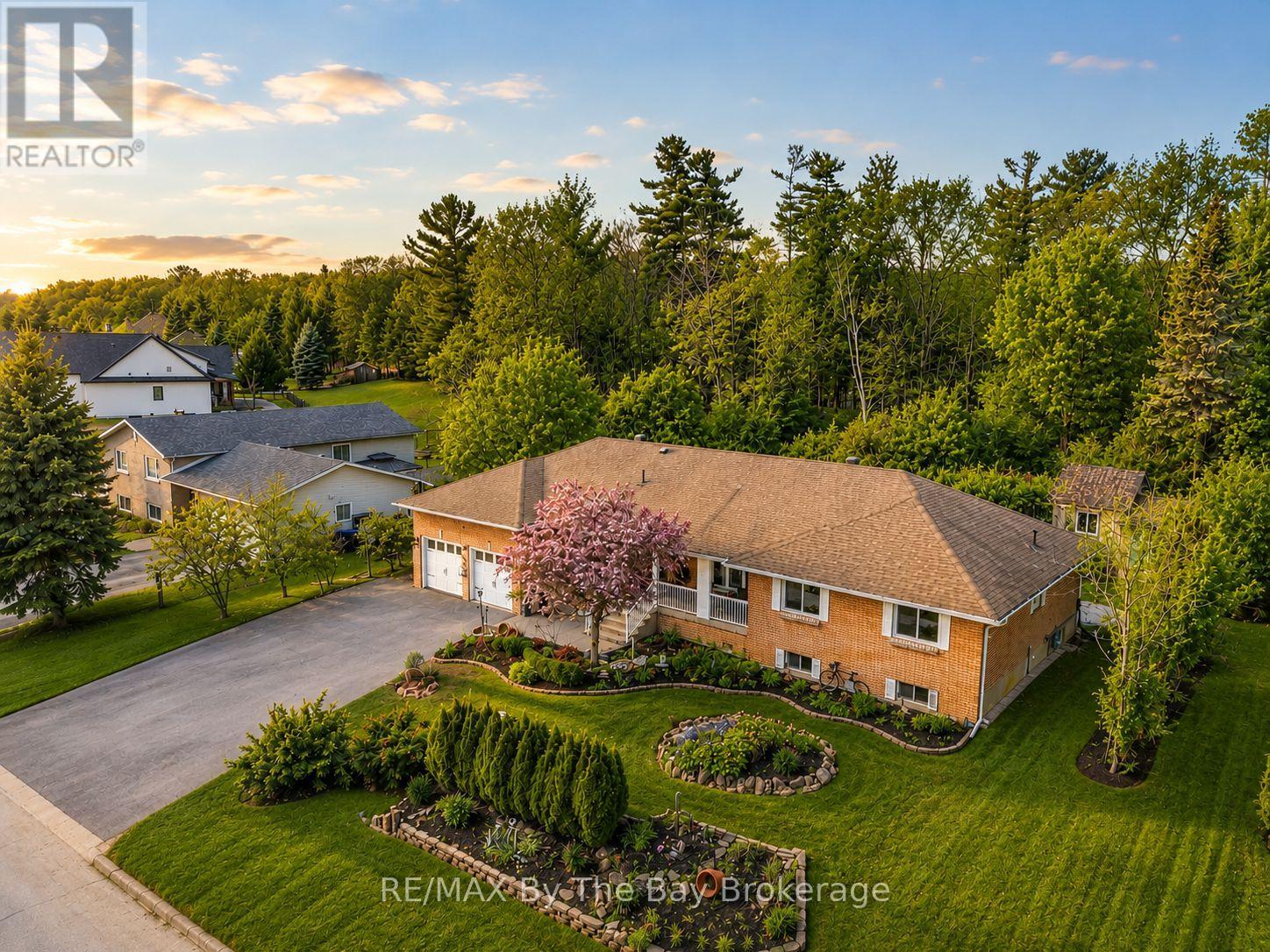 15 DEANNA DRIVE, Wasaga Beach, Ontario