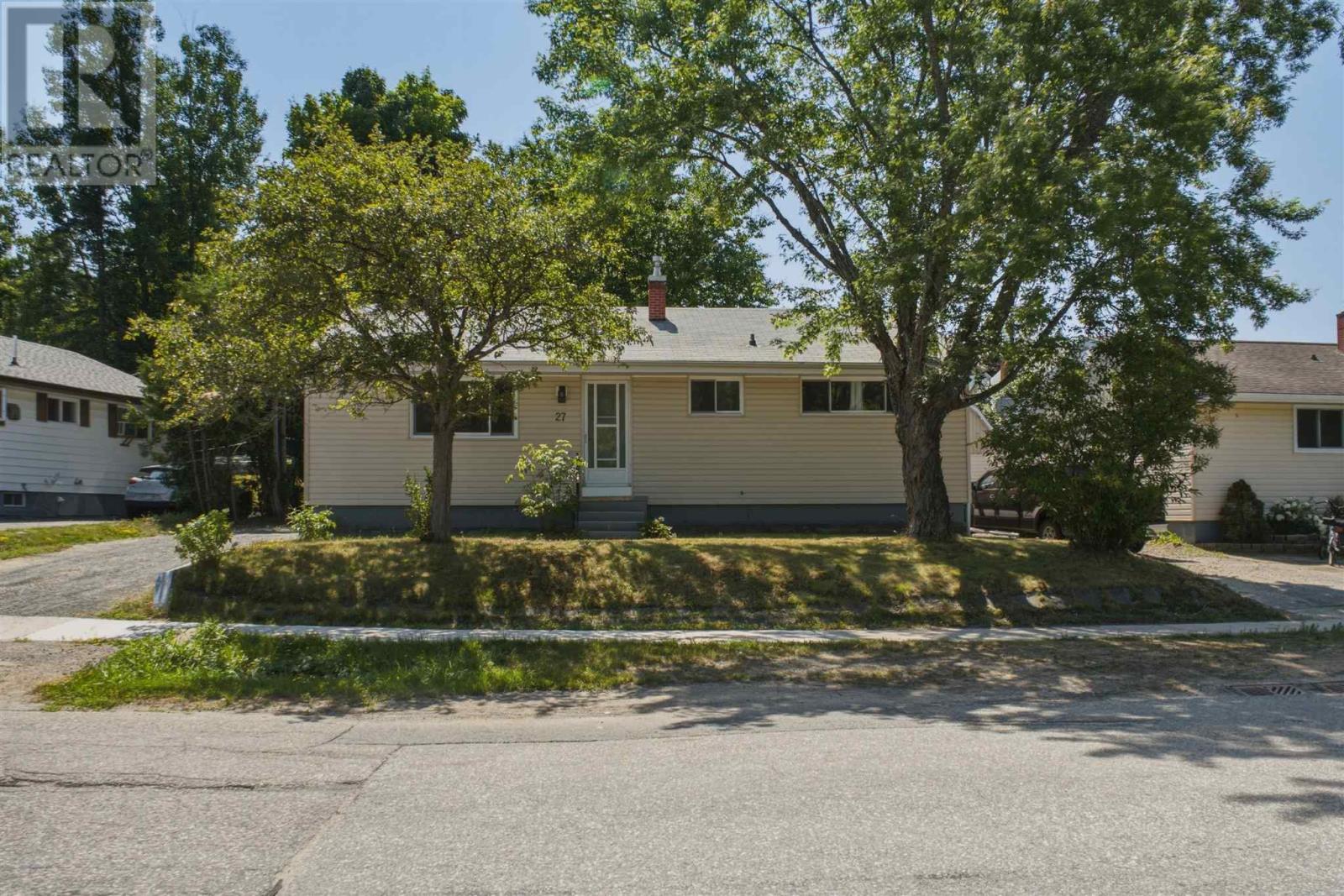 27 Roman Ave, Elliot Lake, Ontario  P5A 1R6 - Photo 1 - SM262026