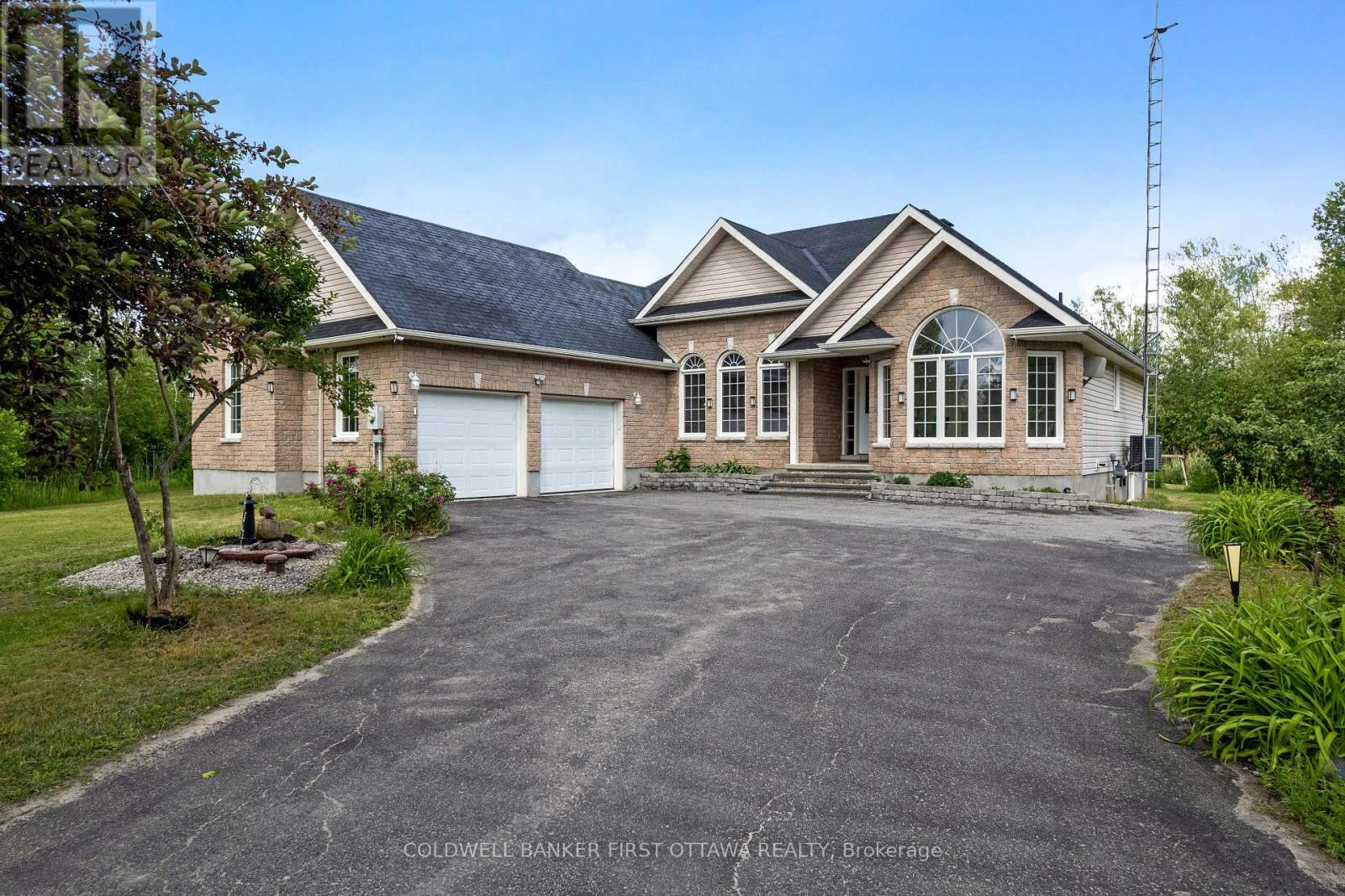 11 RIDEAU CROSSING CRESCENT, North Grenville, Ontario