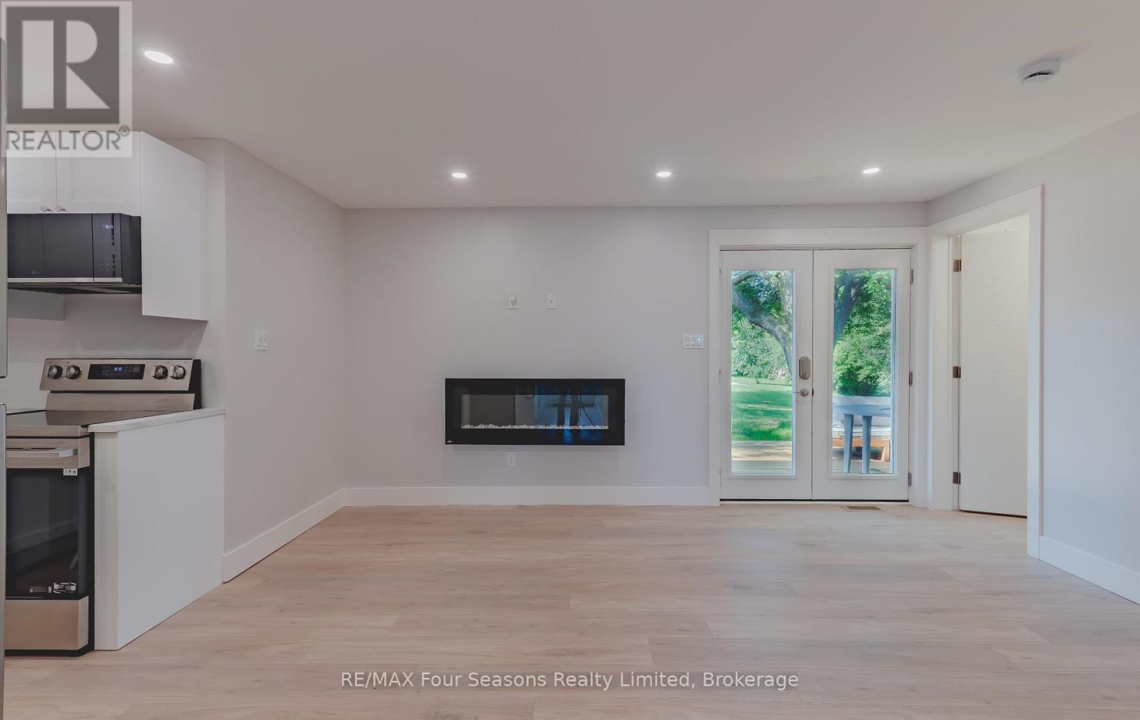 9811 BEACHWOOD ROAD, Collingwood, Ontario