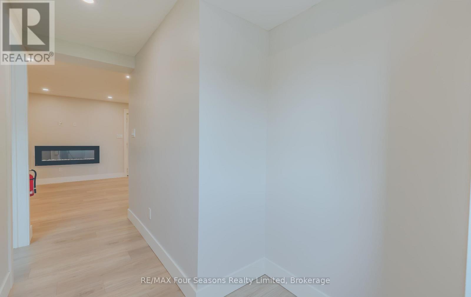 9811 Beachwood Road, Collingwood, Ontario  L9Y 5P1 - Photo 12 - S13629516