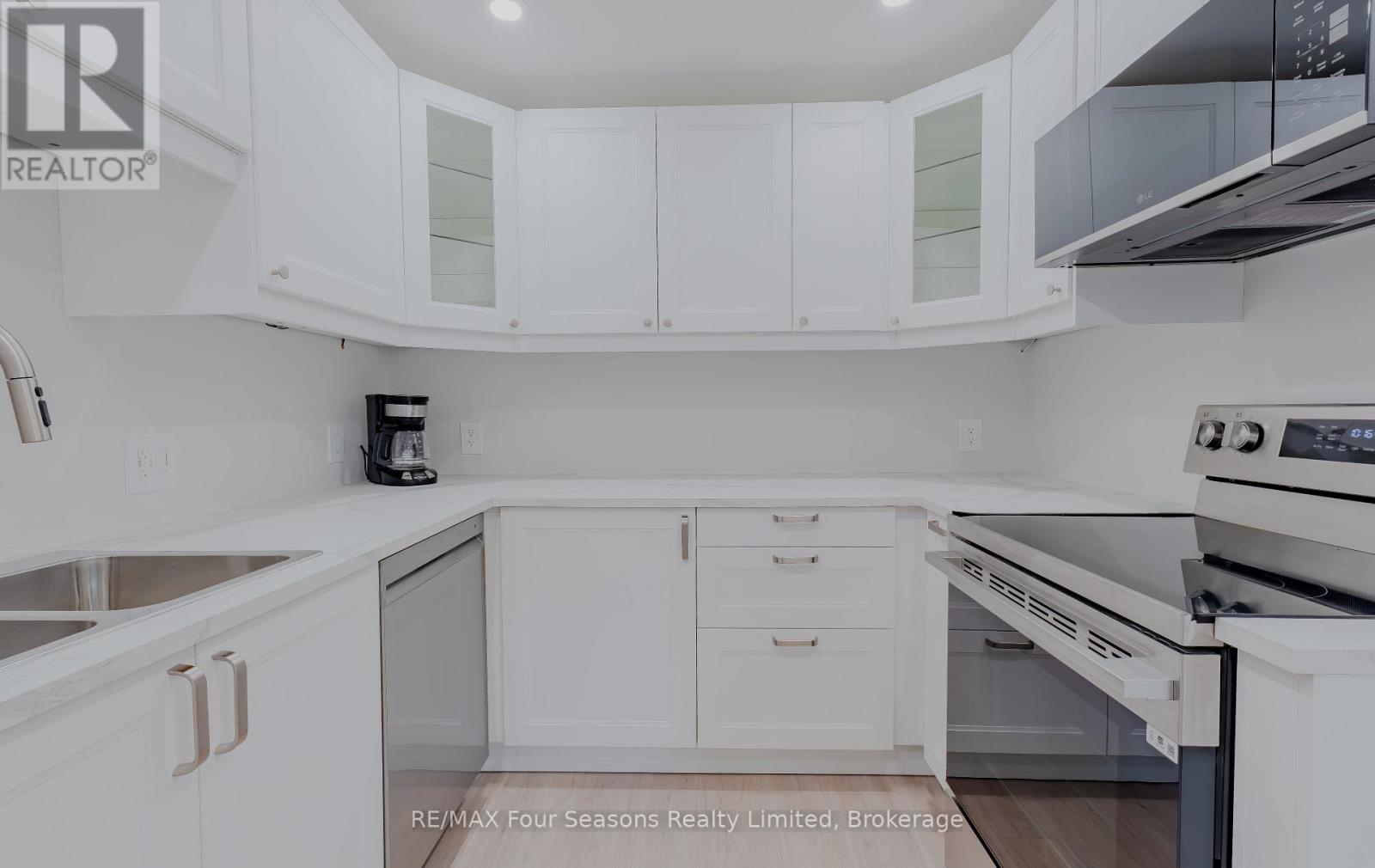 9811 Beachwood Road, Collingwood, Ontario  L9Y 5P1 - Photo 7 - S13629516