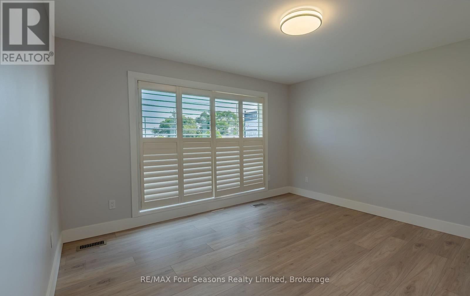 9811 Beachwood Road, Collingwood, Ontario  L9Y 5P1 - Photo 8 - S13629516