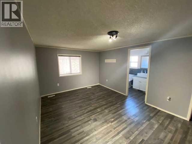 7928 97 Avenue, Peace River, Alberta  T8S 1W6 - Photo 10 - A2250780
