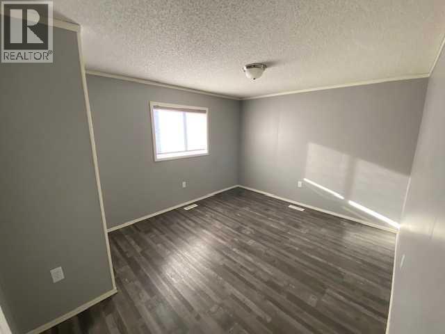 7928 97 Avenue, Peace River, Alberta  T8S 1W6 - Photo 15 - A2250780