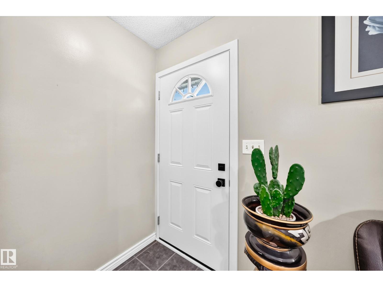 9824 171 Av NW, Edmonton, Alberta  T5X 3G4 - Photo 8 - E4501811
