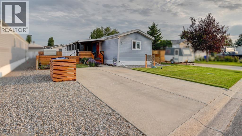 25 Westover Crescent W, Claresholm, Alberta  T0L 0T0 - Photo 3 - A2330834