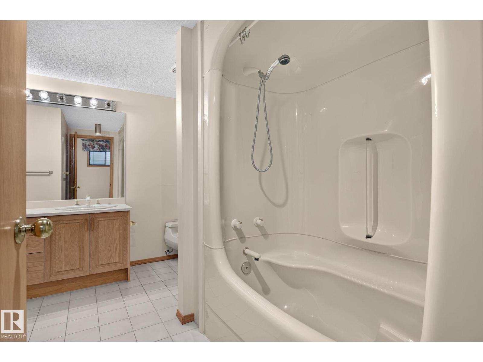 120 Ironwood Pl NW, Edmonton, Alberta  T6J 6R4 - Photo 55 - E4501813