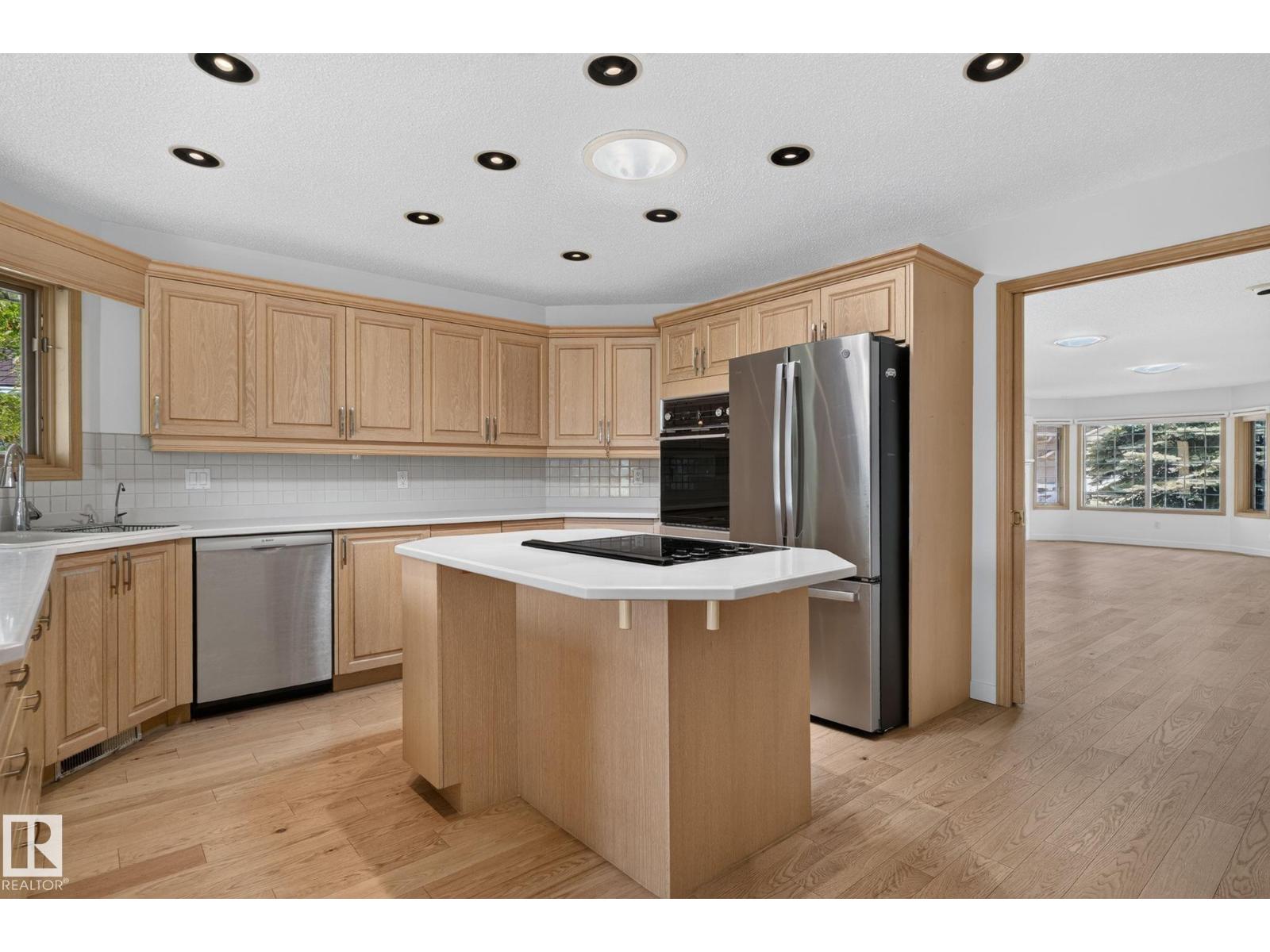 120 Ironwood Pl NW, Edmonton, Alberta  T6J 6R4 - Photo 12 - E4501813
