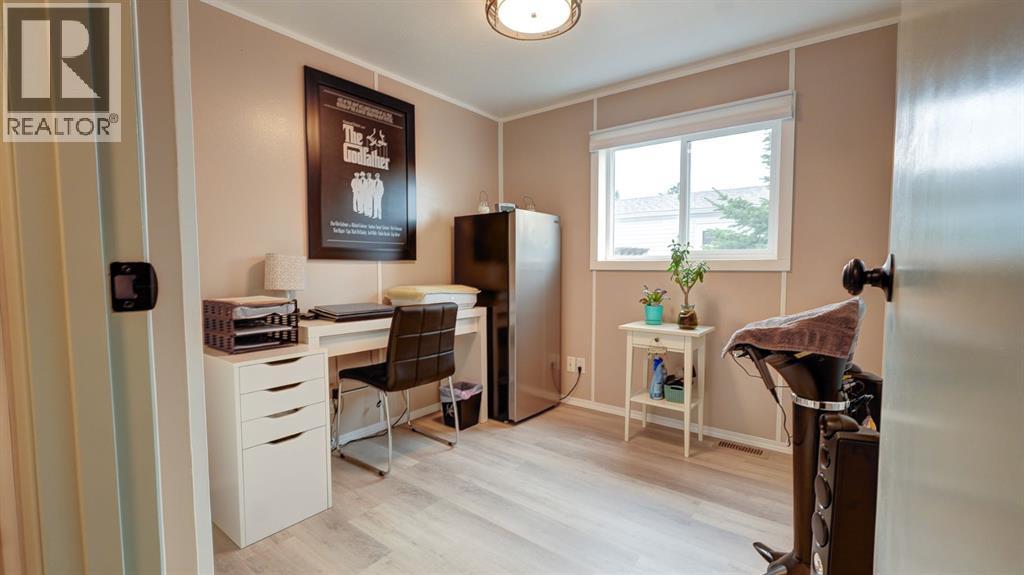 25 Westover Crescent W, Claresholm, Alberta  T0L 0T0 - Photo 32 - A2330834