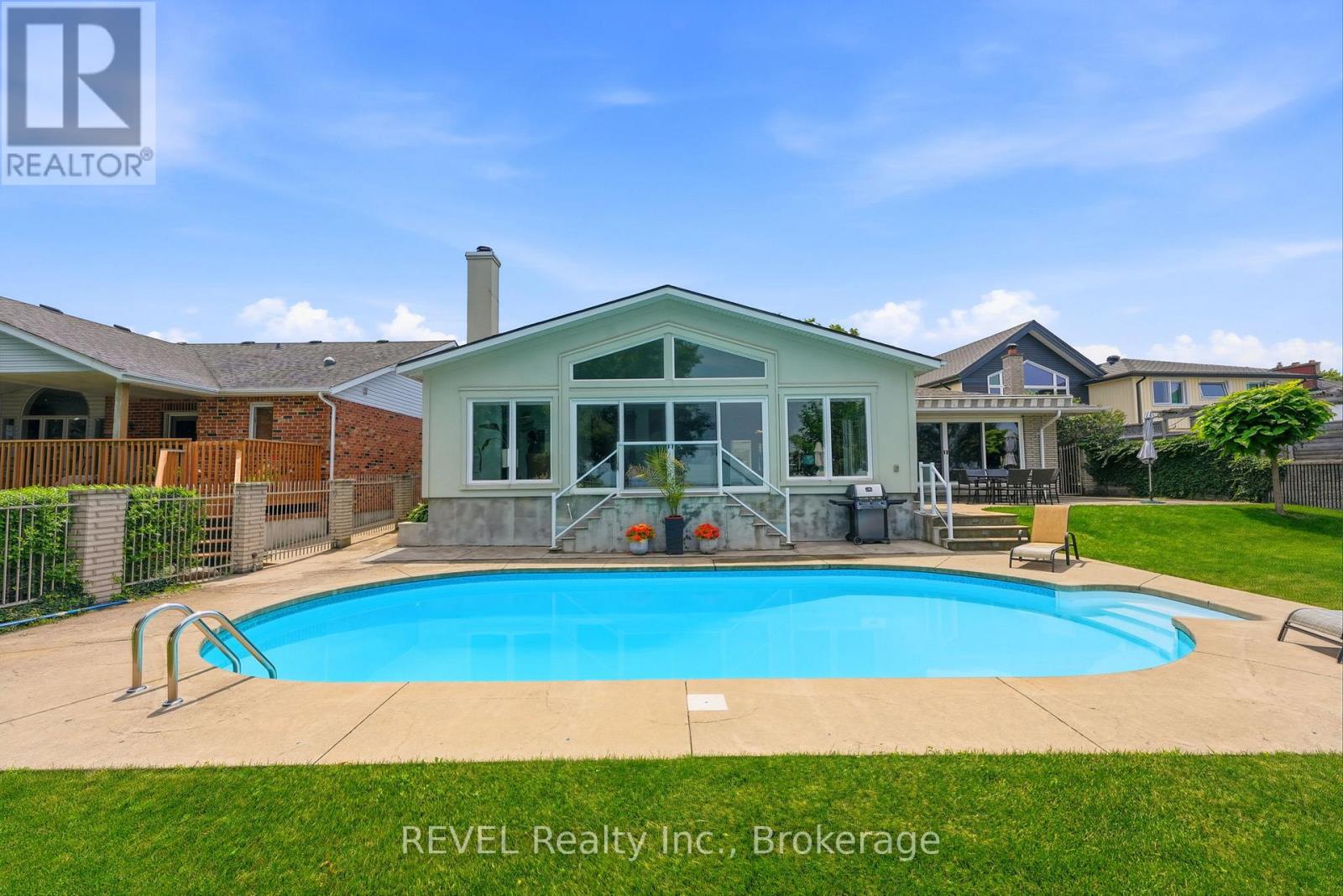 53 Beachview Drive, St. Catharines, Ontario  L2N 3W4 - Photo 3 - X13516944