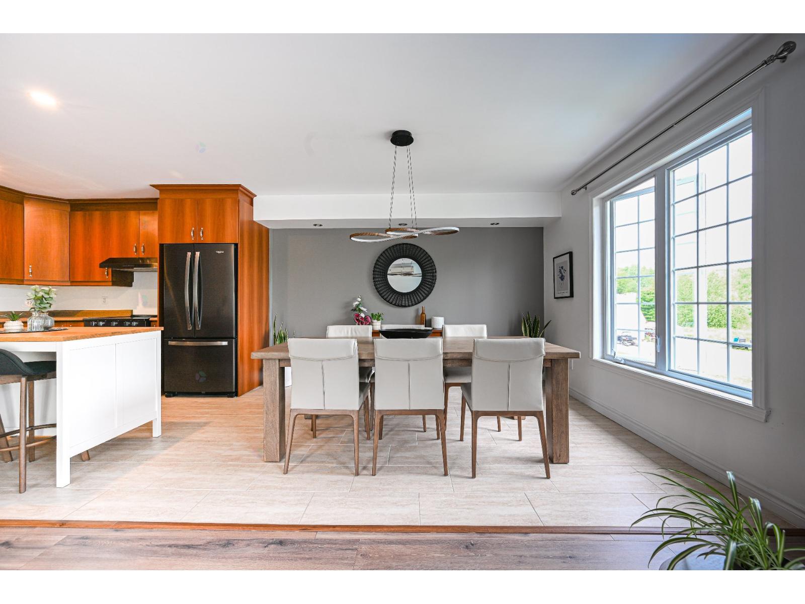 6576 Rue Vézina Québec (La Haute-Saint-Charles) Quebec Canada G3E2J3 3
