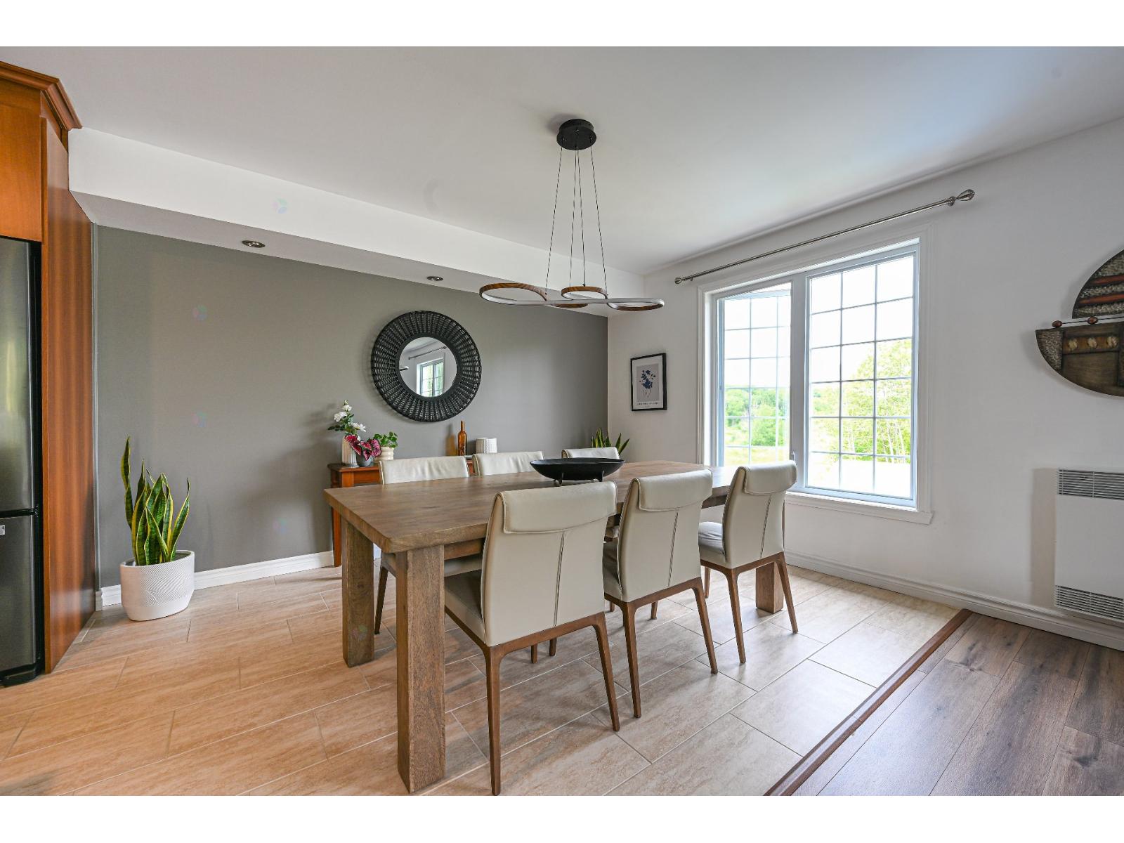 6576 Rue Vézina Québec (La Haute-Saint-Charles) Quebec Canada G3E2J3 4