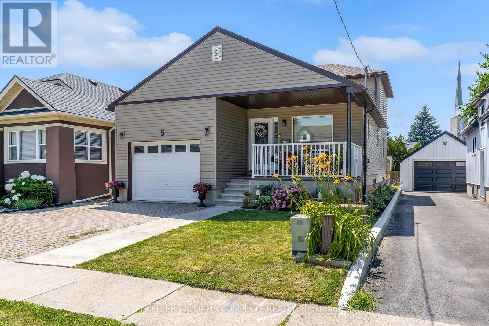 5 Bruce Street, St. Catharines, Ontario  L2R 5S7 - Photo 2 - X13629558