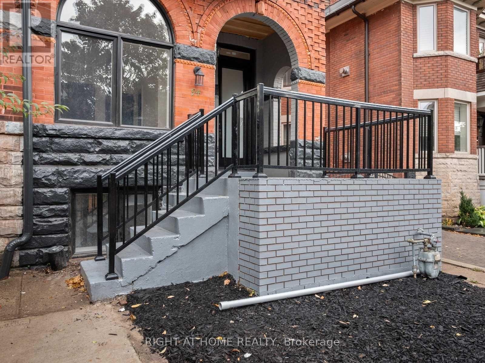 Unit 1 - 94 Concord Avenue E, Toronto, Ontario  M6H 2P3 - Photo 2 - C13629550