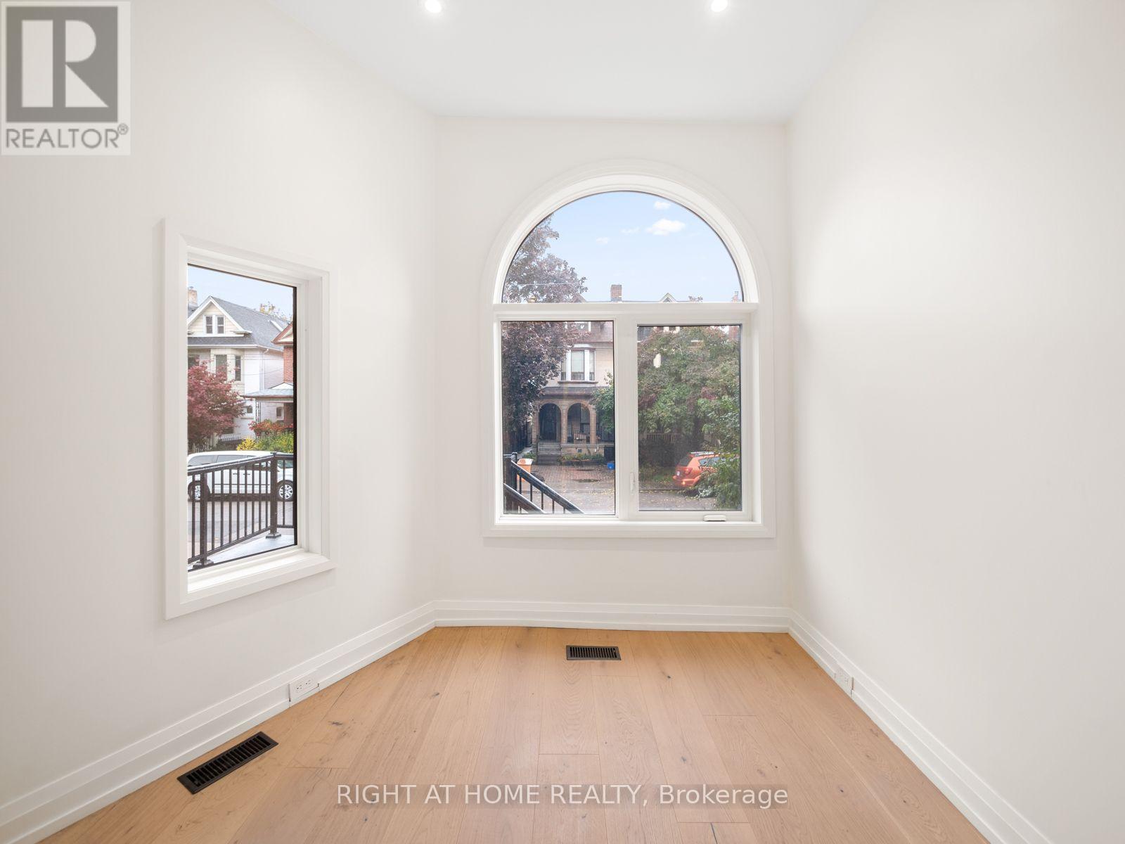 Unit 1 - 94 Concord Avenue E, Toronto, Ontario  M6H 2P3 - Photo 3 - C13629550