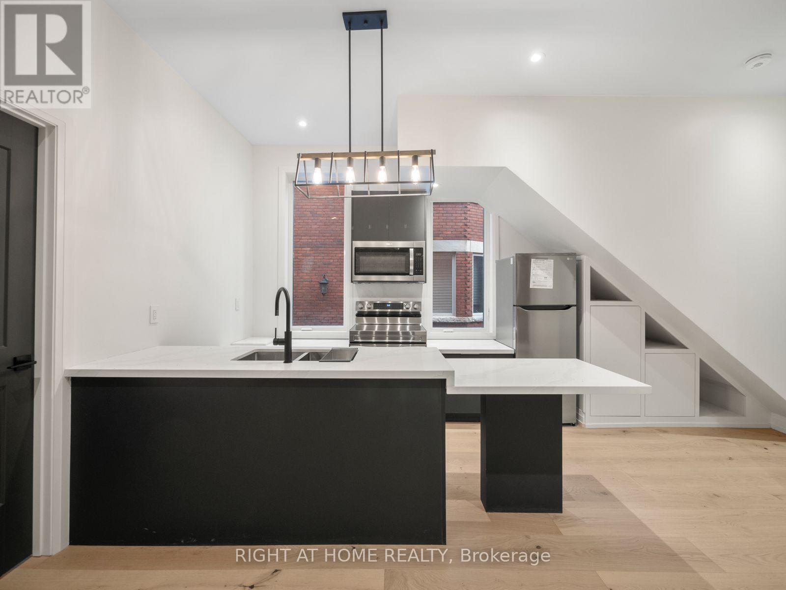 Unit 1 - 94 Concord Avenue E, Toronto, Ontario  M6H 2P3 - Photo 6 - C13629550