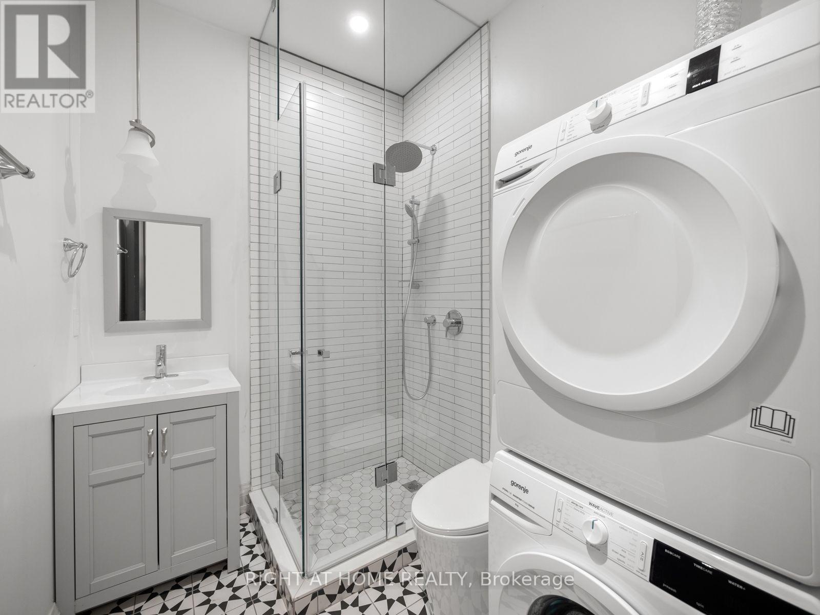 Unit 1 - 94 Concord Avenue E, Toronto, Ontario  M6H 2P3 - Photo 8 - C13629550