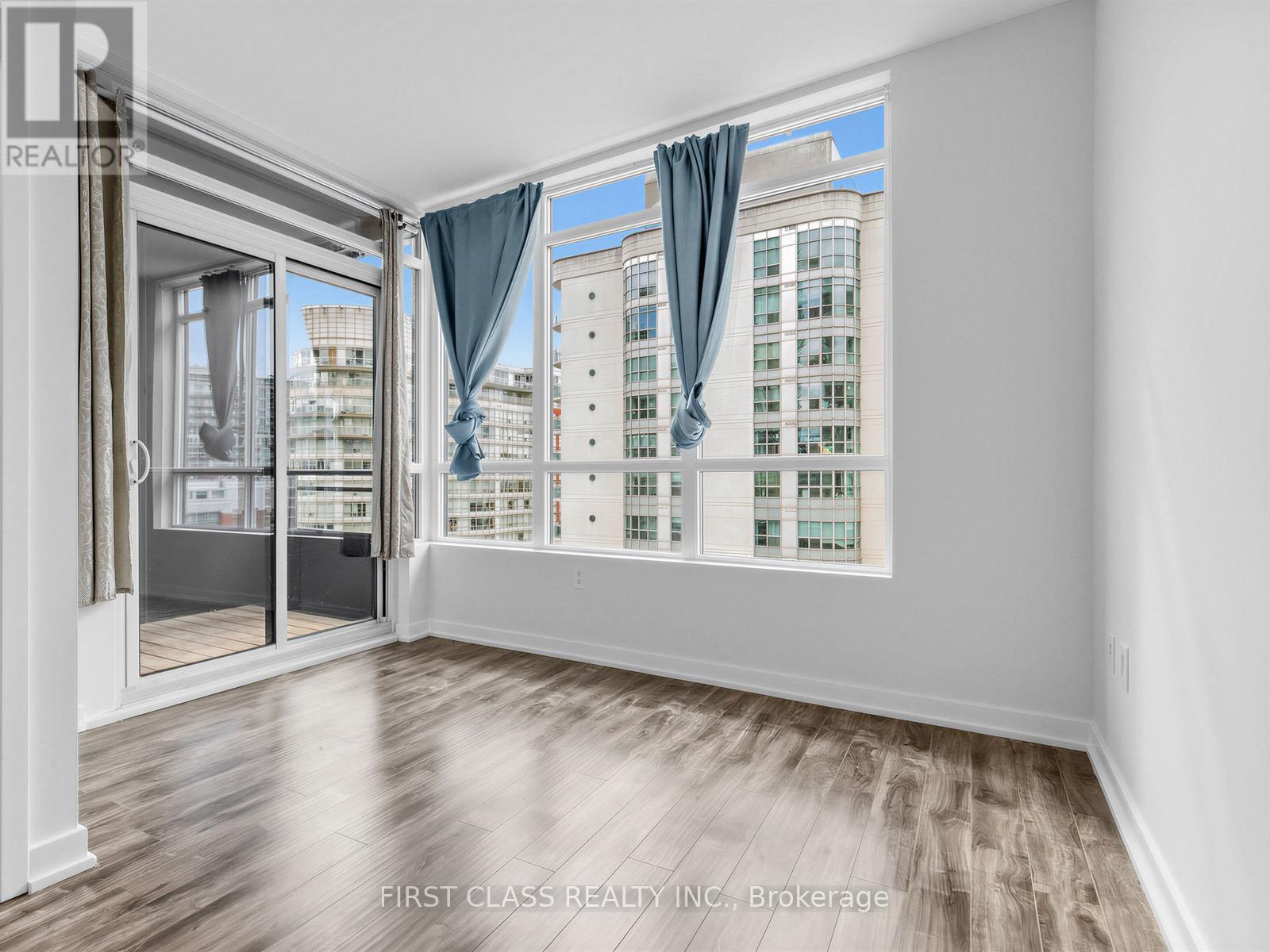 715 - 38 Dan Leckie Way, Toronto, Ontario  M5V 2V6 - Photo 2 - C13629588