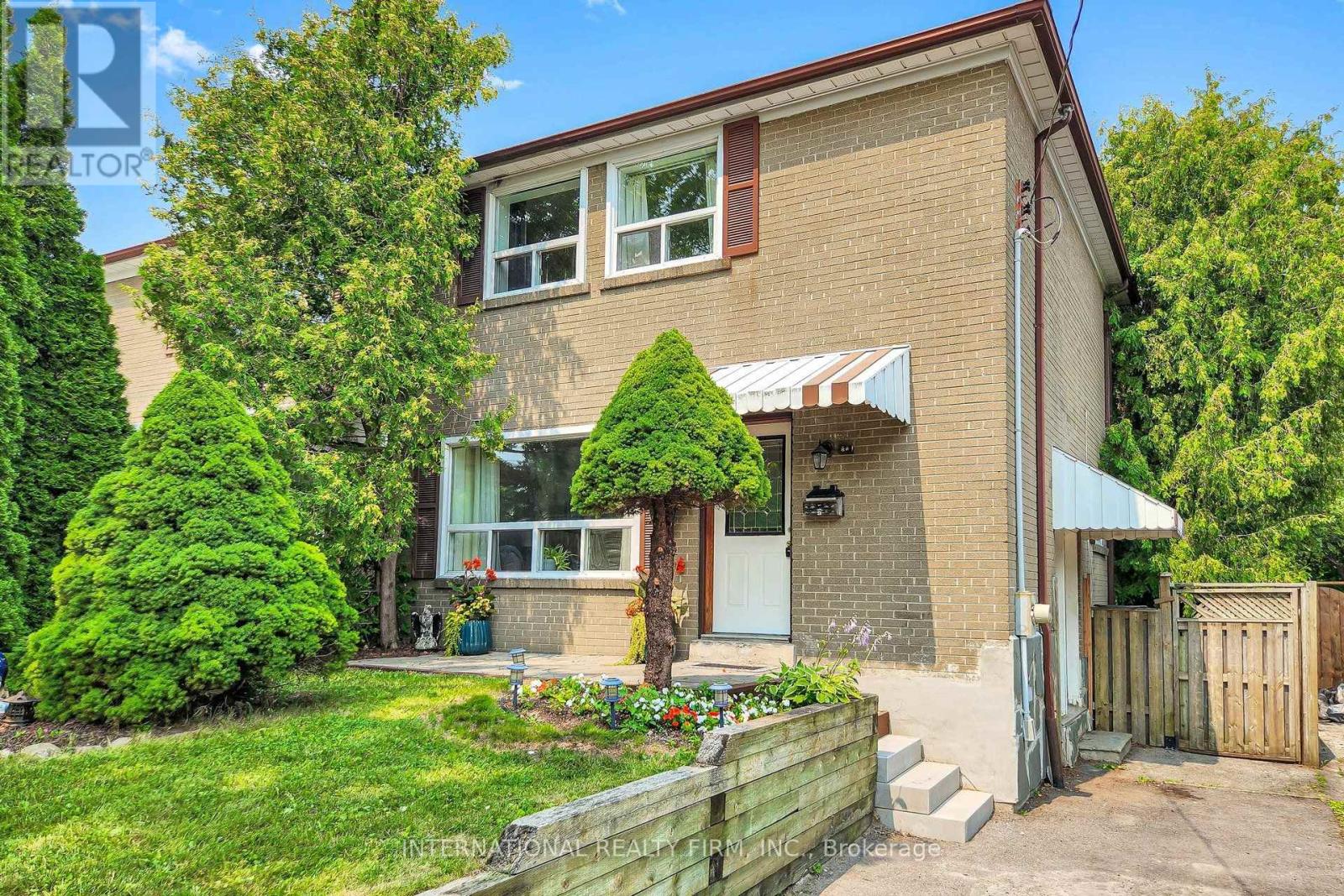 62 PORCHESTER DRIVE, Toronto, Ontario