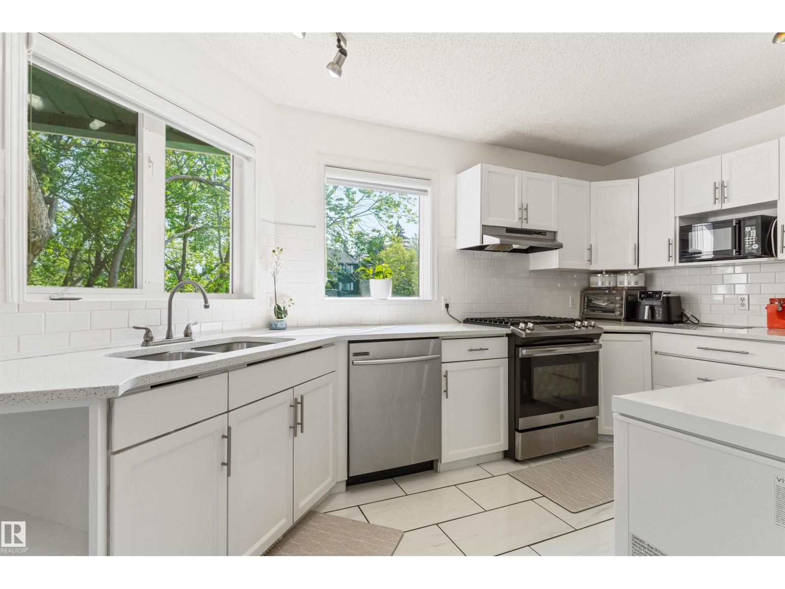 15817 102 Av NW, Edmonton, Alberta  T5P 4P7 - Photo 13 - E4501810
