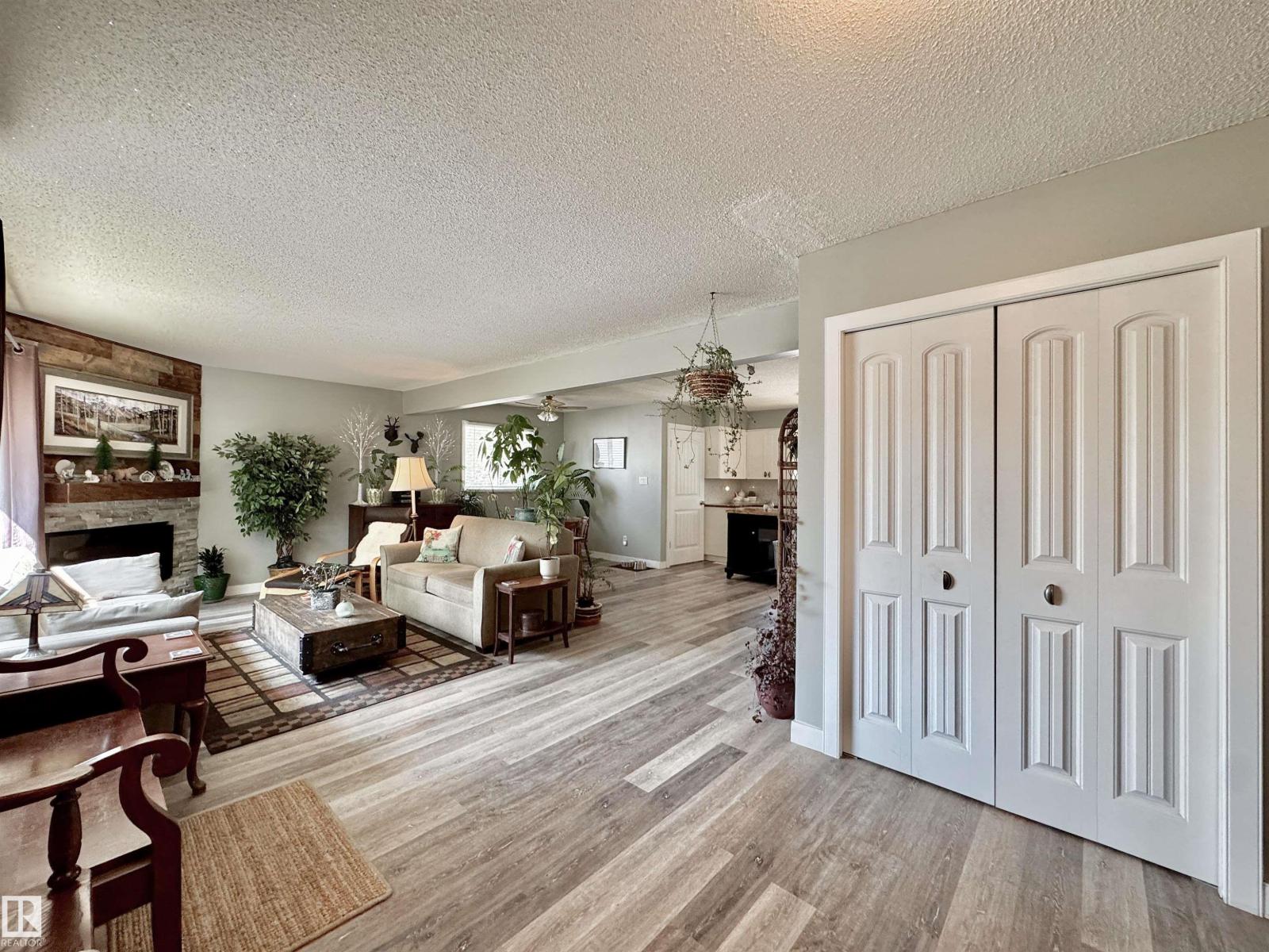 119 Garland Cr, Sherwood Park, Alberta  T8A 2R1 - Photo 5 - E4501814