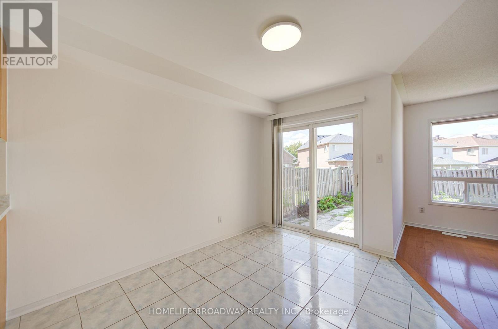 16 Raymond Bartlett Avenue, Markham, Ontario  L3R 5H7 - Photo 14 - N13629532