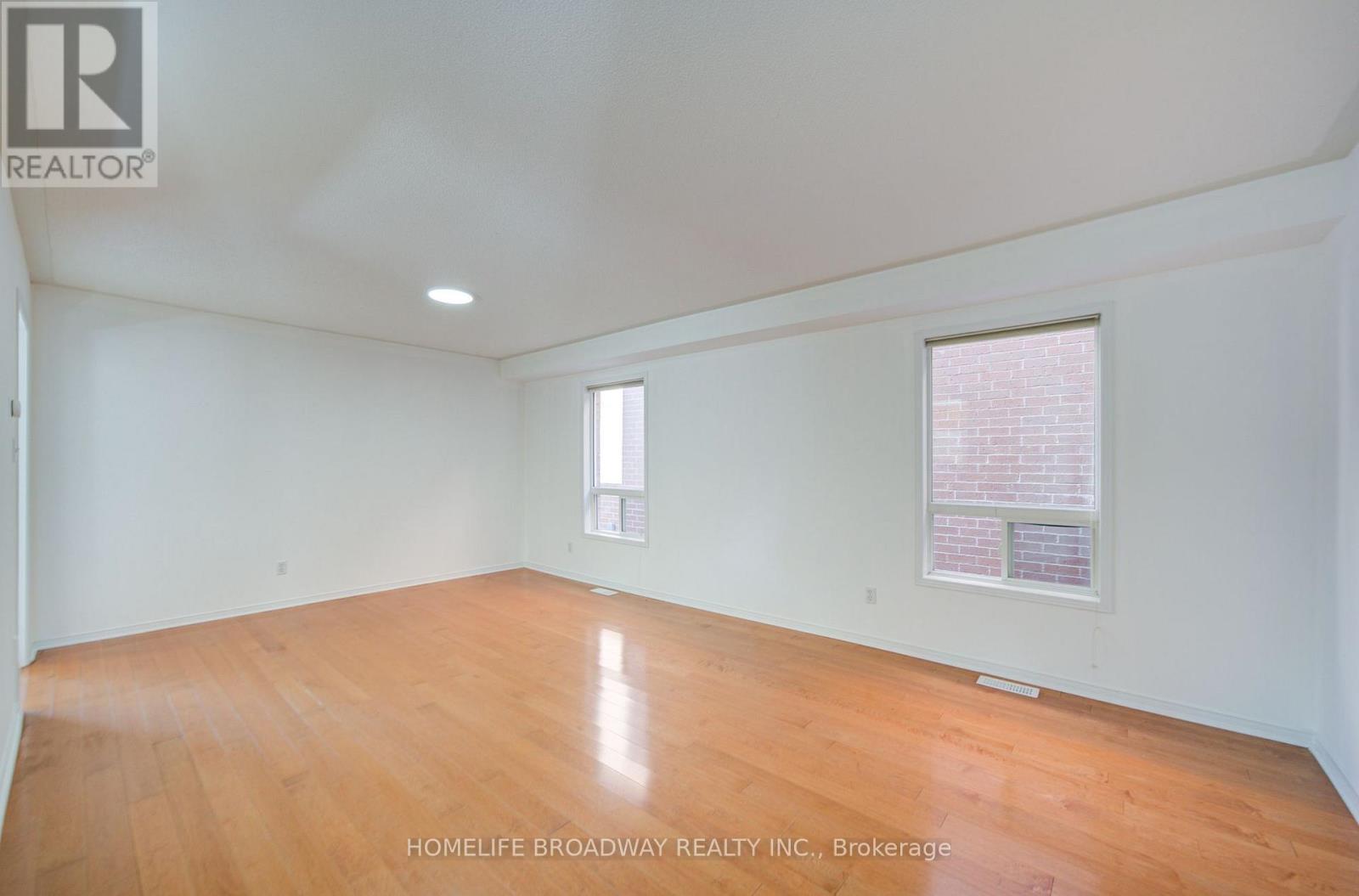 16 Raymond Bartlett Avenue, Markham, Ontario  L3R 5H7 - Photo 17 - N13629532