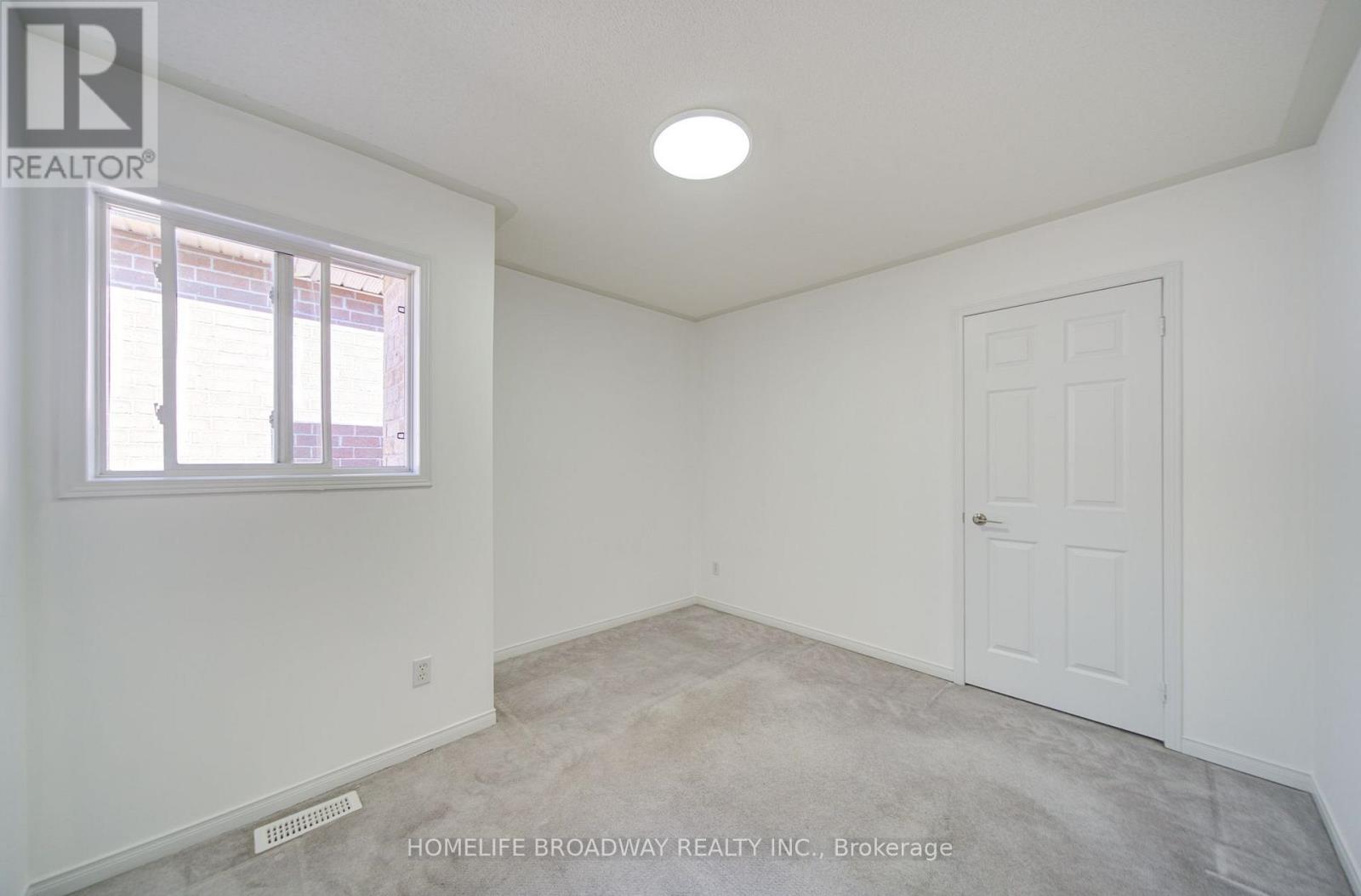 16 Raymond Bartlett Avenue, Markham, Ontario  L3R 5H7 - Photo 27 - N13629532