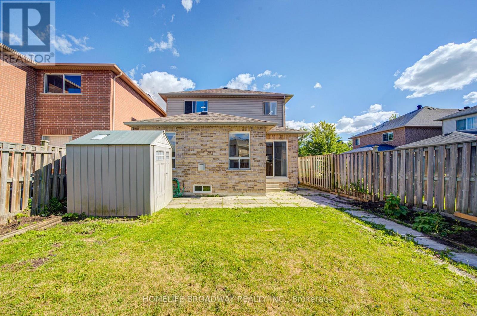 16 Raymond Bartlett Avenue, Markham, Ontario  L3R 5H7 - Photo 39 - N13629532