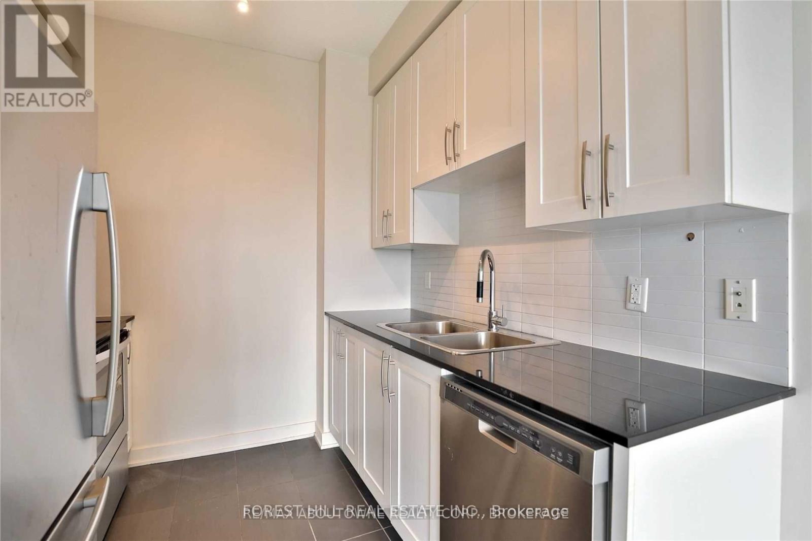 3106 - 4070 Confederation Parkway, Mississauga, Ontario  L5B 0E9 - Photo 7 - W13629574