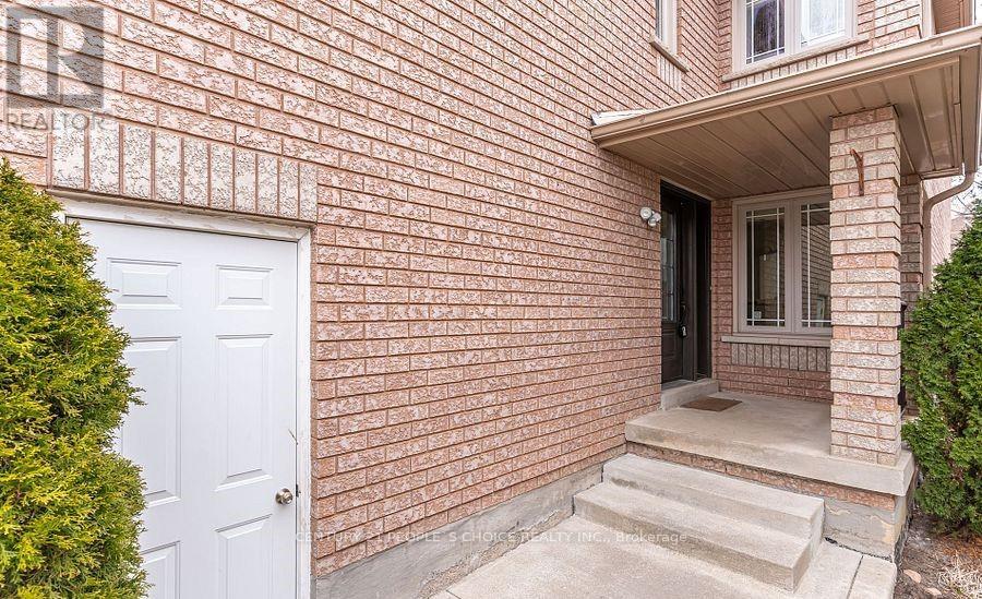 3744 Althorpe Circle, Mississauga, Ontario  L5N 7G4 - Photo 3 - W13629582