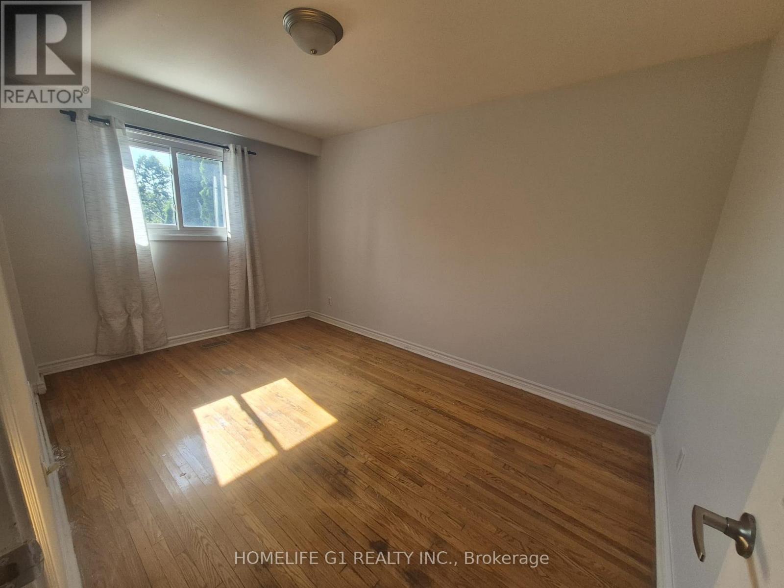 Upper - 34 Mystic Avenue, Toronto, Ontario  M1L 4G9 - Photo 22 - E13629436