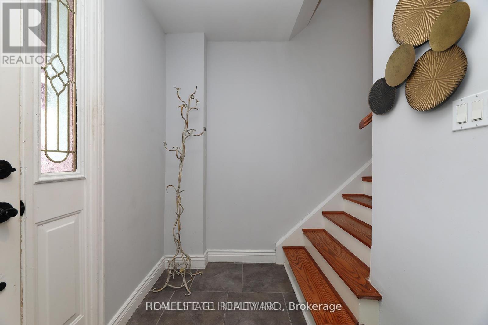Upper - 34 Mystic Avenue, Toronto, Ontario  M1L 4G9 - Photo 24 - E13629436